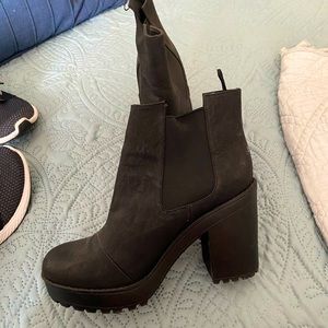 Heeled bootie